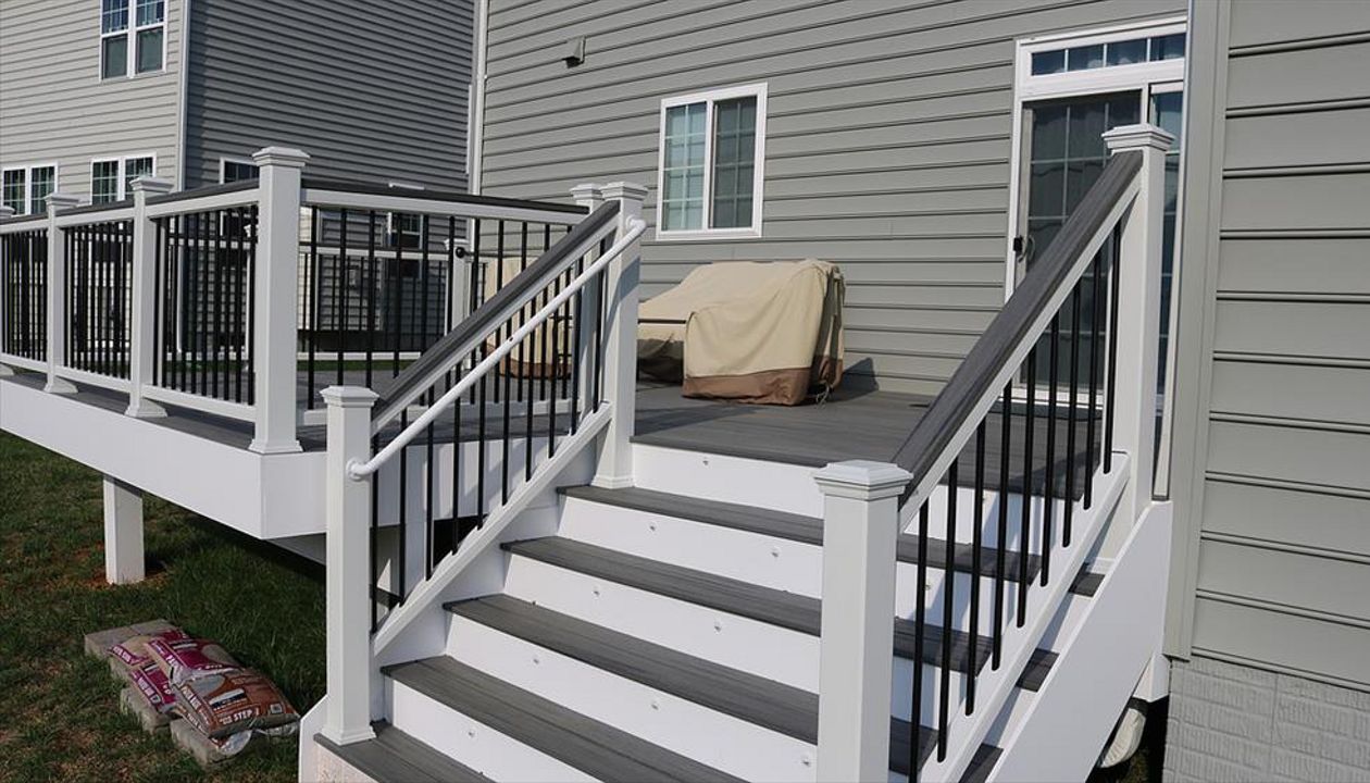 Trex deck in Island Mist with 6' wide stairs