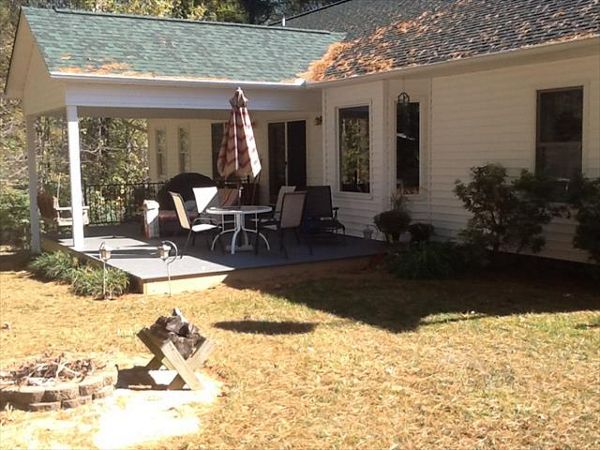 Trex deck in Arden, NC provides nice entertaining space