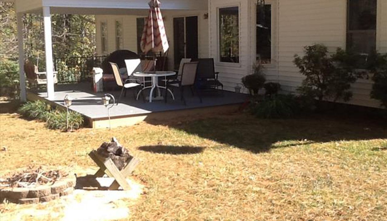 Trex deck in Arden, NC provides nice entertaining space