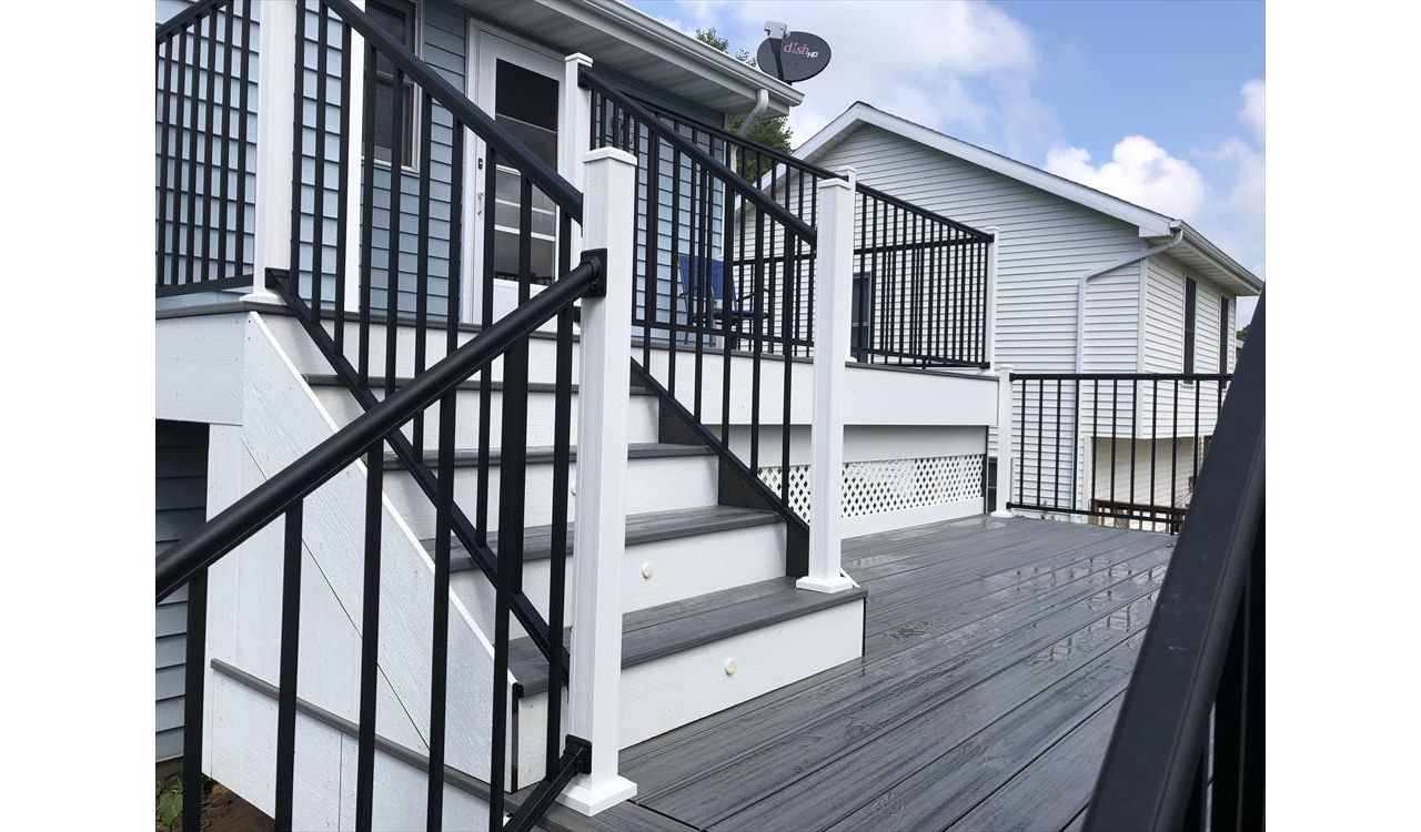 TREX TRANSCEND DECKING (ISLAND MIST & WHITE)