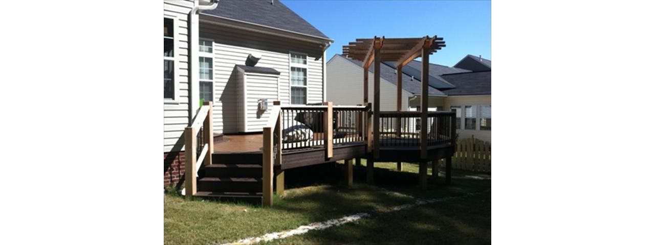 Trex Transcend Vintage Lantern border with Tree House deckin