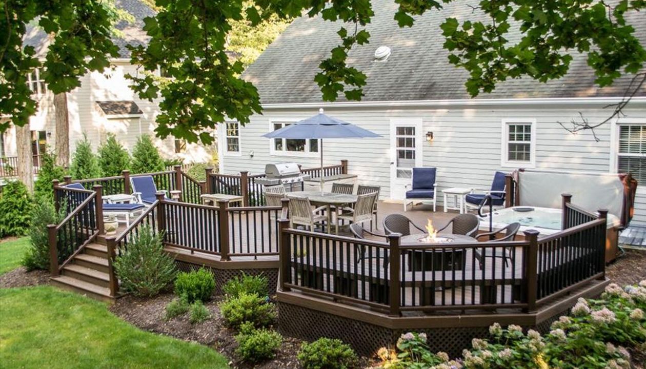 Trex deck and railing with amazing landscaping