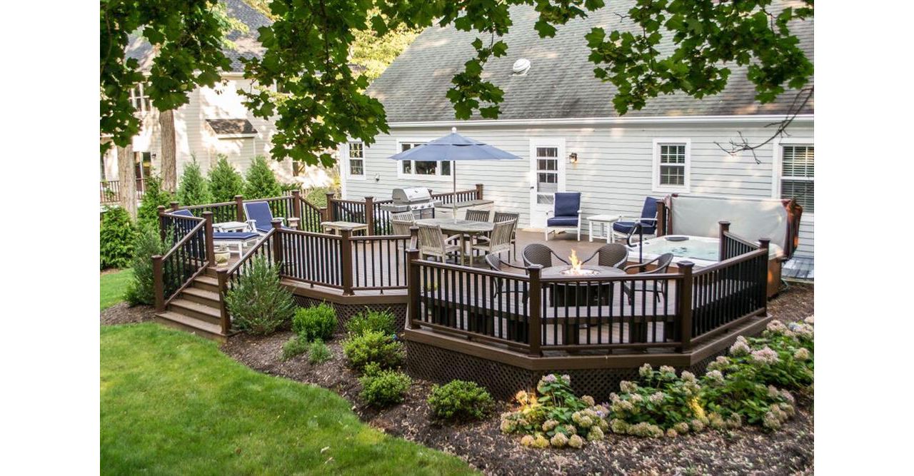 Trex deck and railing with amazing landscaping