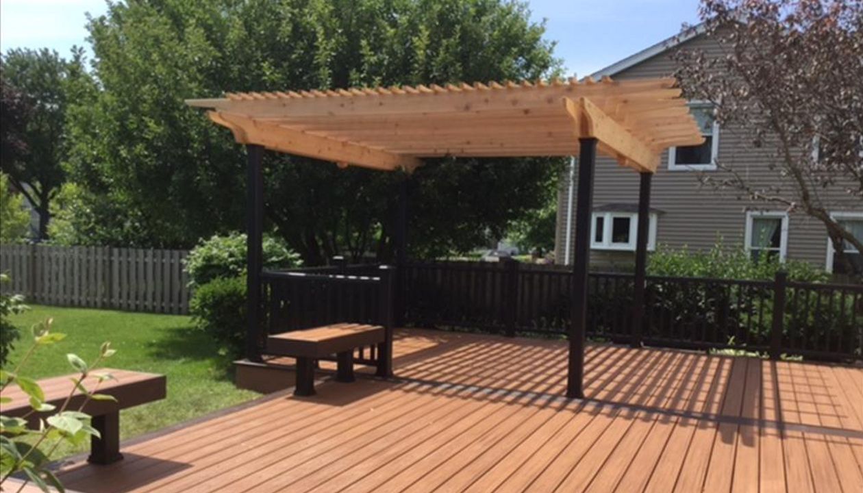 Trex Transcend in Tiki Torch with Custom Pergola