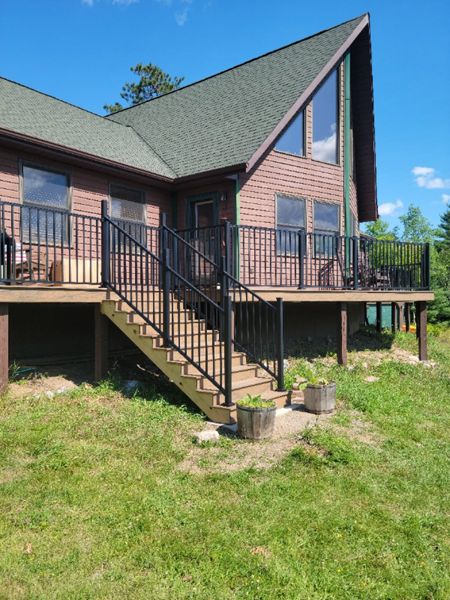 Peru NY Angled prow deck