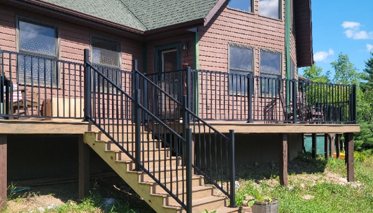 Peru NY Angled prow deck