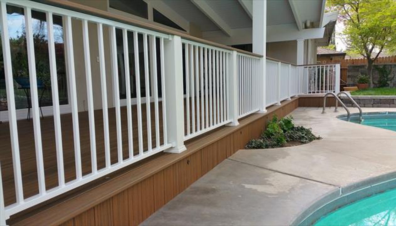 Pool side Trex deck, Havana Gold Tropical Transcend