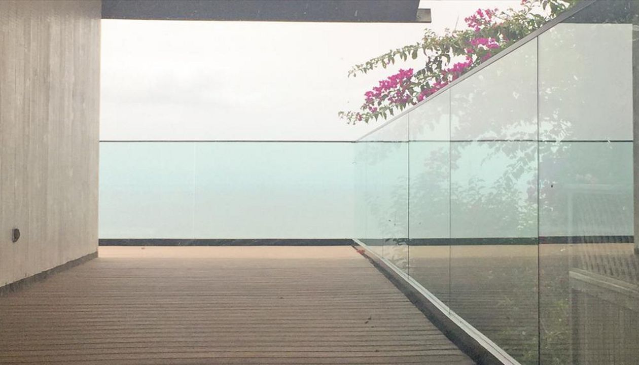 Ocean front malibu Trex deck