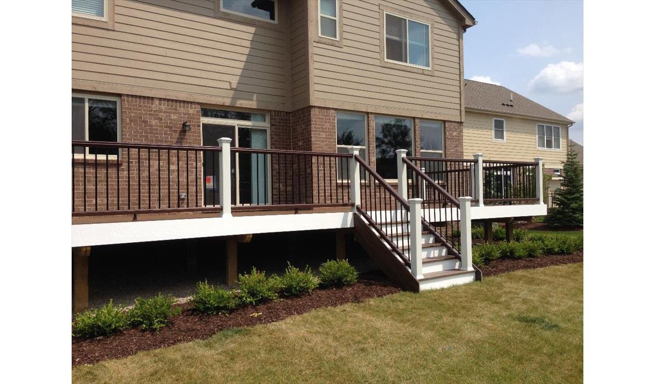 Trex Transcend Vintage Lantern decking and Railing, Lyon Twp