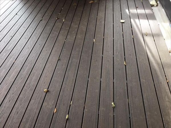 Trex Transcend Spiced Rum decking with Trex Universal Hideaway fasteners outshine natural hardwood decking for looks and ease of maintenance.