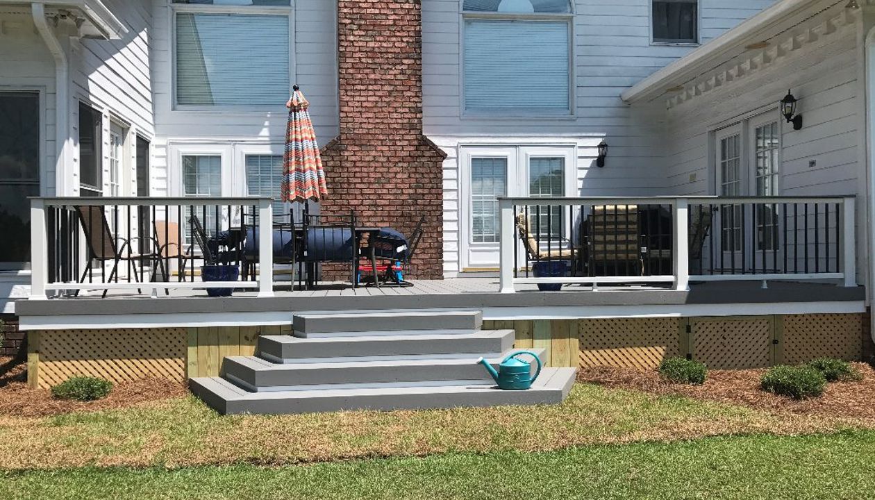 Gorgeous new Trex Select Pebble Grey deck with Trex Transcend railing in Fayetteville, NC