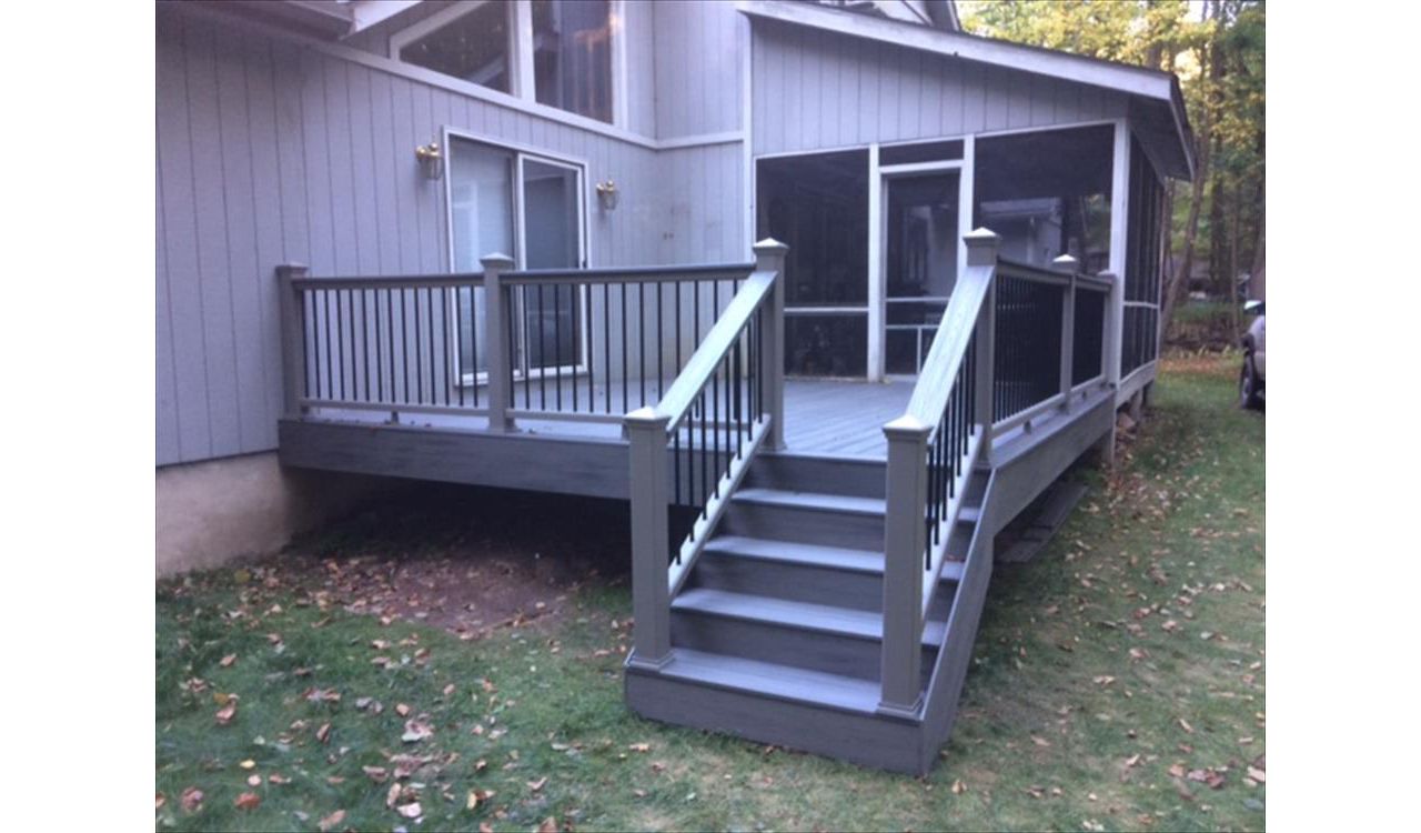 Trex Transcend deck and rail in Split Rock PA. Island Mist Deck and Gravel Path Railings
