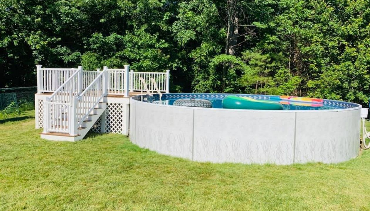 Saddle Select 12x12 pool deck