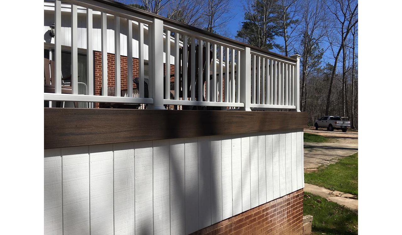 Trex Transcend Spiced Rum fascia board finishes this unique outdoor living area