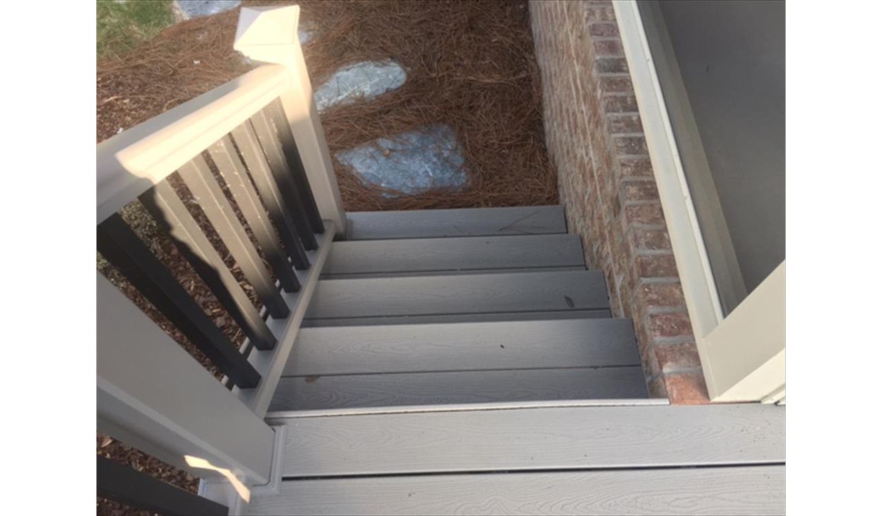 Trex Transcend stairs stay looking like the day they were built