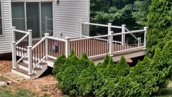 Spiced Rum deck with white rails and black spindles