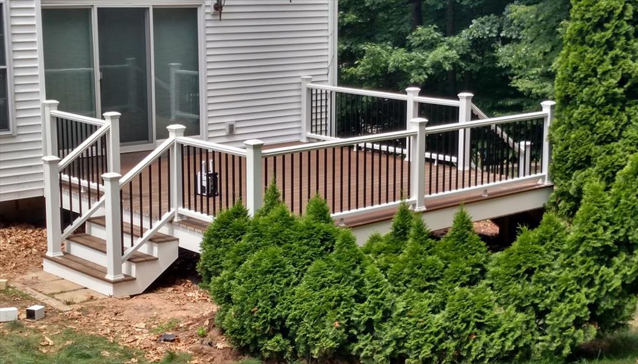 Spiced Rum deck with white rails and black spindles