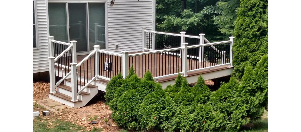 Spiced Rum deck with white rails and black spindles