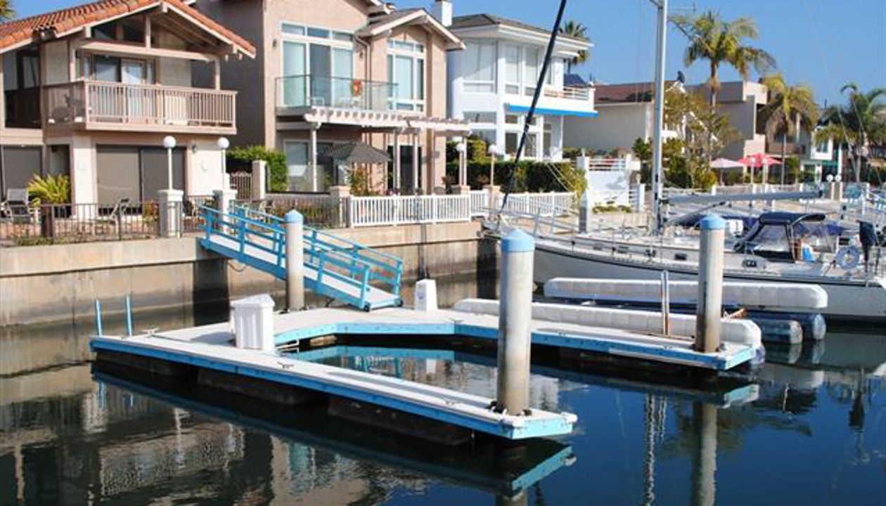 Trex composite dock, California