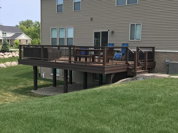 Trex Transcend Vintage Lantern Border/Fascia W/ Trex Transcend Spiced Rum Deck Boards, Trex Transcent Cocktail Style Rail W/ Trex Transcend Black Aluminum Balusters, Oakland, MI