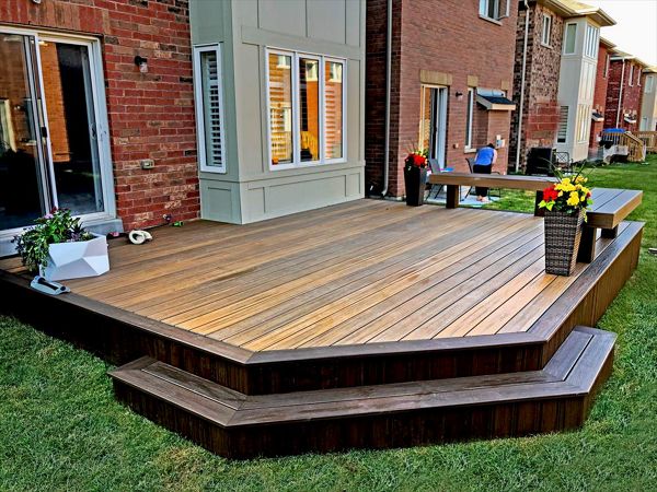 Trex Havana Gold backyard deck done by Royal innovation
