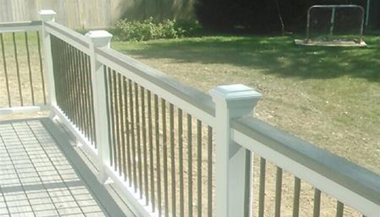 Island Mist Decking With Transcends Drink Railing
