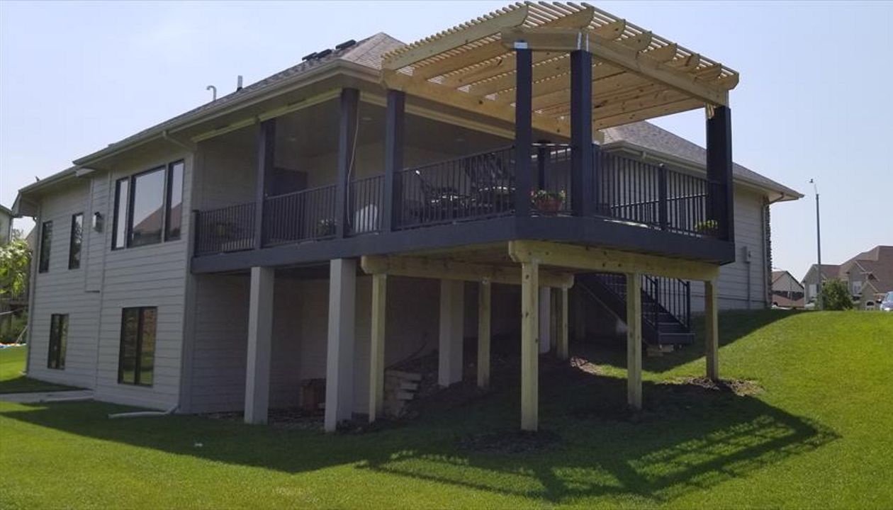 Trex Pebble Grey with Winchester Grey