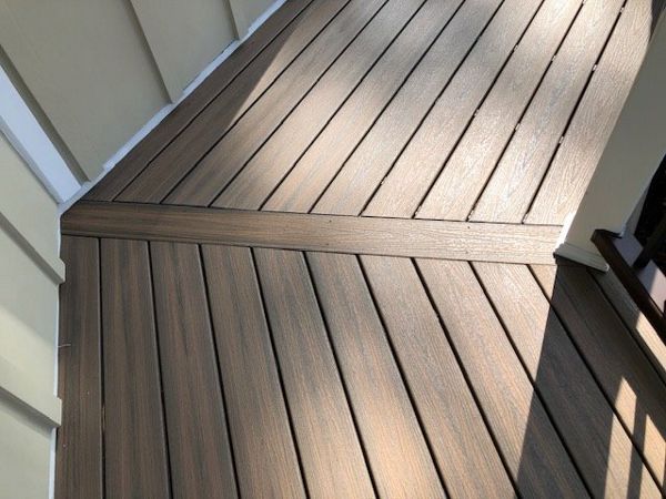 Great transition from one area to the next on this Trex Enhance Naturals Toasted Sand deck