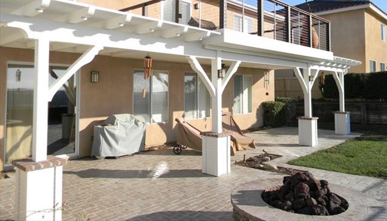 Trex deck with cable railing and patio cover, San Marcos, CA