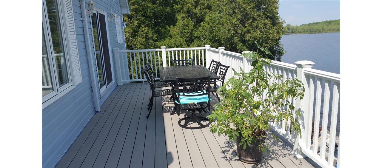 Trex Transcend Vintage Lantern Tree House Gravel Path Grey Composite Decking Ottawa, Manotick, Carleton Place, Ontario