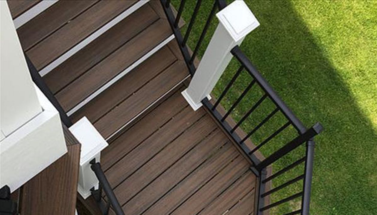 Trex Transcend Composite Deck Stairs - Check out the picture frame on the stair treads. Very refined look!!!