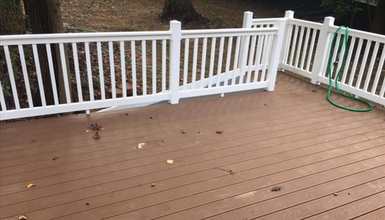 Trex Select Saddle with Trex hidden clips make a great no fastener appearance