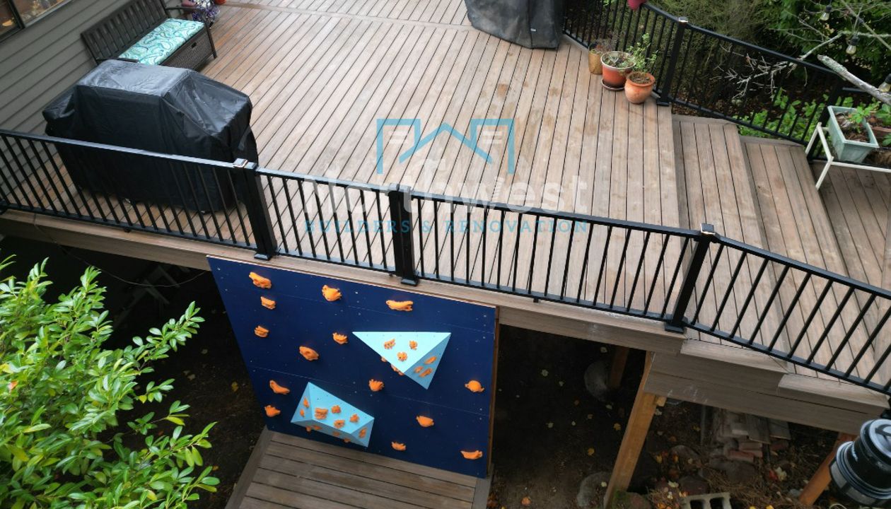 Trex Deck with Aluminum Railing