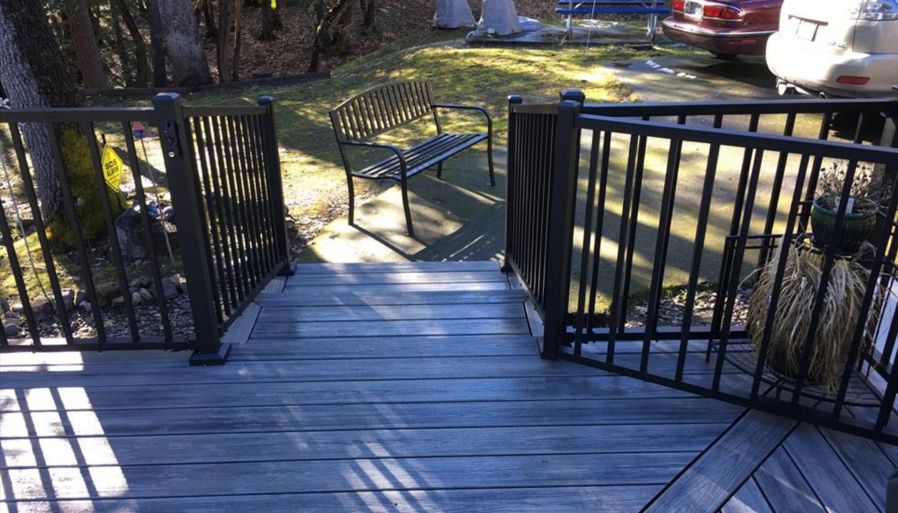 Trex Island Mist and Trex Signature Gate and Rail Jacksonville, OR