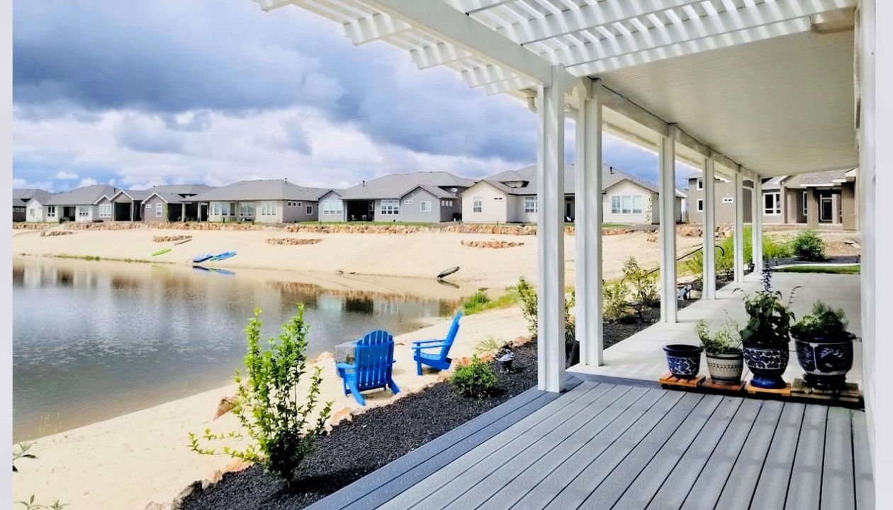 Trex Select Earth Tones: Pebble Grey trimmed in Winchester Grey - Star, ID