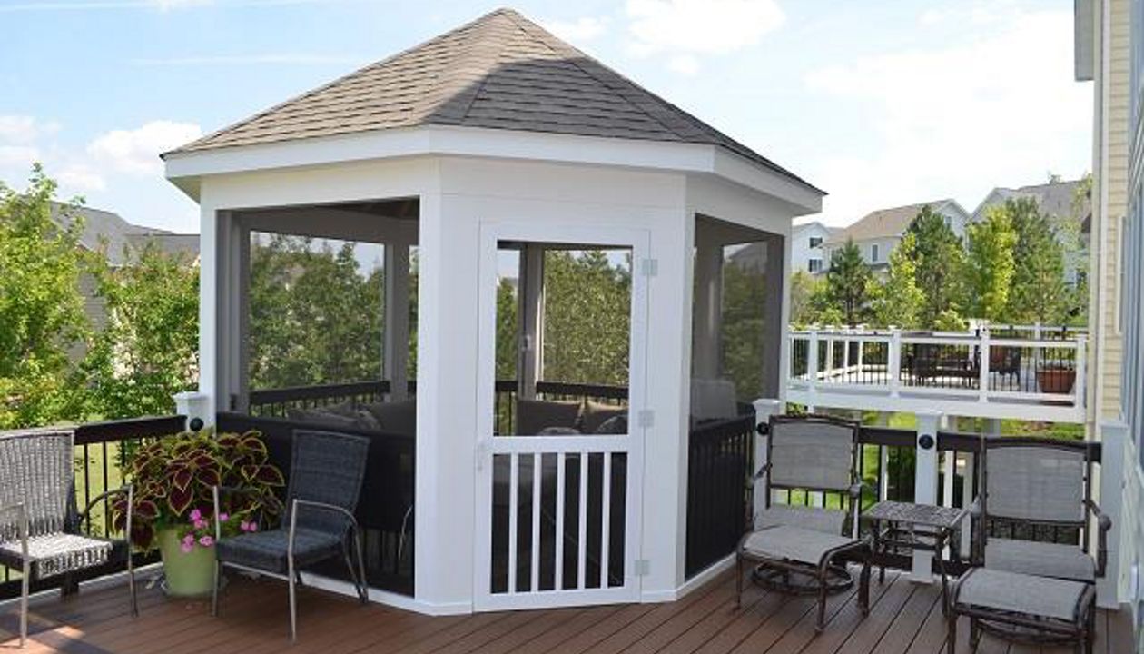 Trex Select Saddle with Woodland Brown accents