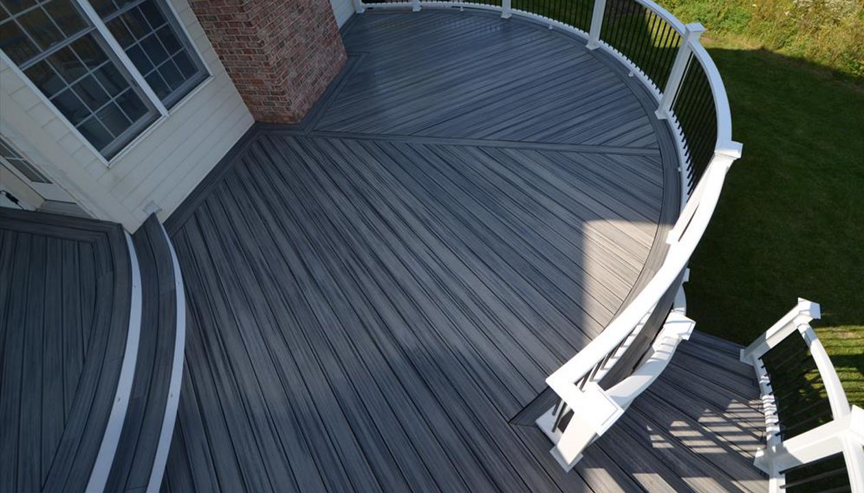 Trex Transcend Island Mist Decking with White Railing and White Aluminum Balusters, Curved Deck - Long Grove, IL