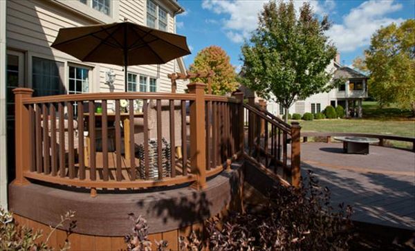 Transcend Railings Curved with Trex Custom Curve Machine in McHenry County