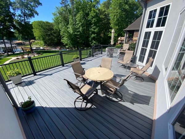 Trex Island Mist with Black Trex Select Railing