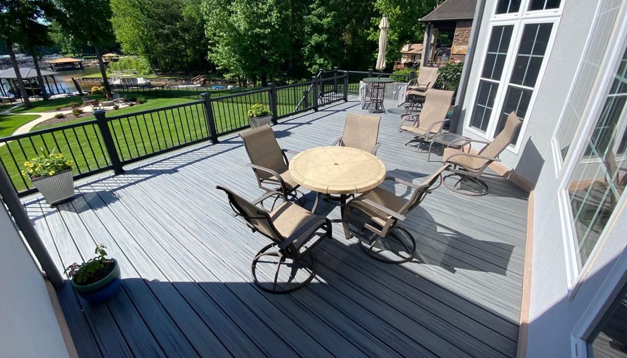 Trex Island Mist with Black Trex Select Railing