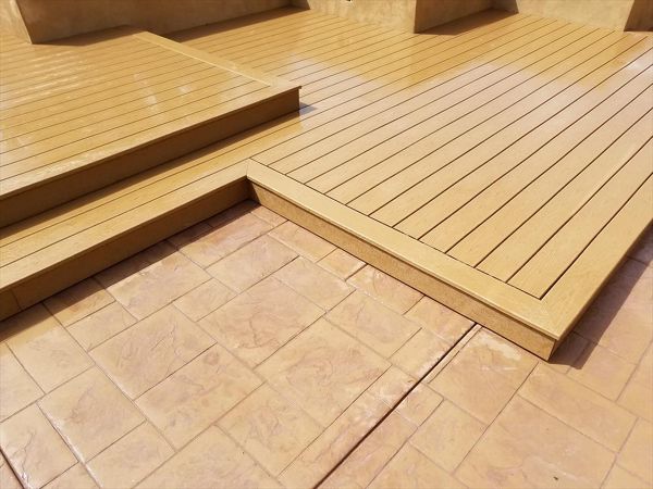 Del Mar Deck with Picture Frame