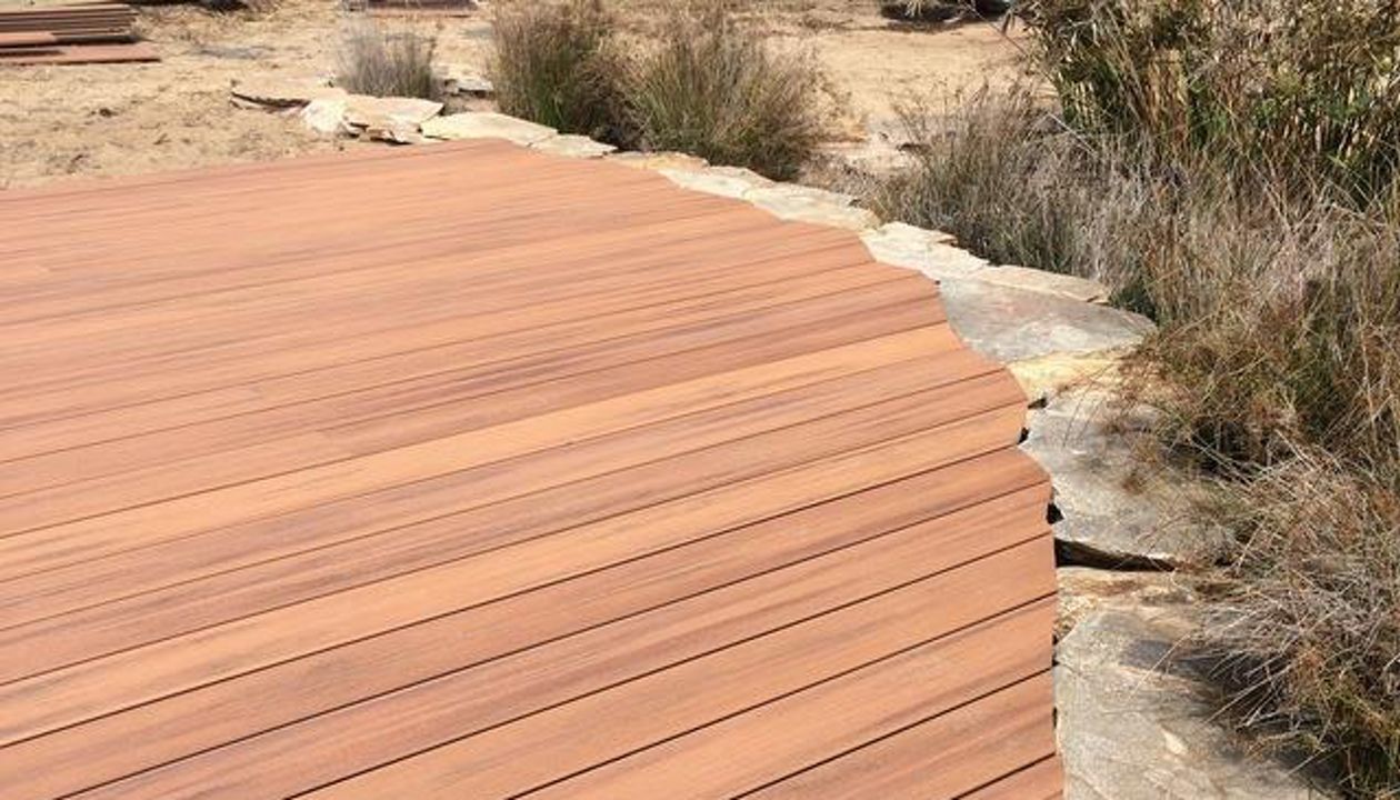 Trex Transcend with landscaping