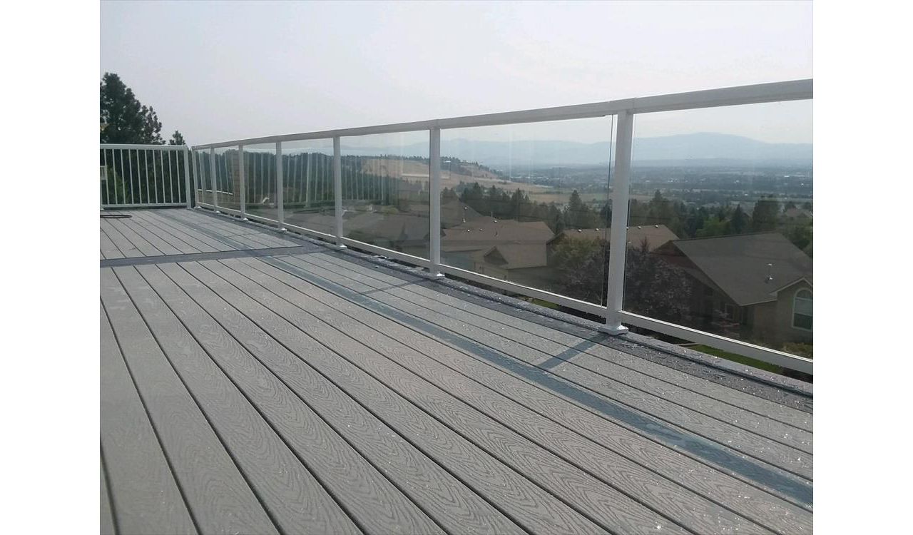 Spokane Trex Deck (Pebble Grey Select Decking)