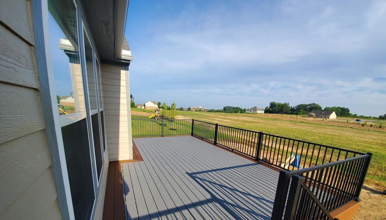 Massa. Double Saddle border w/ Pebble Grey inlay and Signature Series aluminum rails.