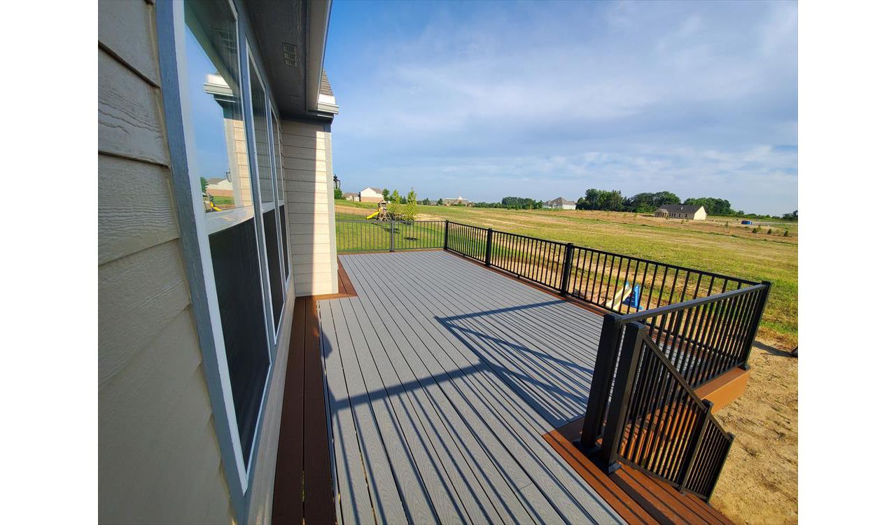 Massa. Double Saddle border w/ Pebble Grey inlay and Signature Series aluminum rails.
