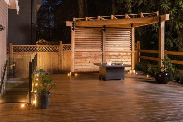 Trex Transcend decking Spiced Rum with custom pergola - South Surrey BC