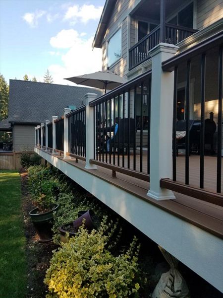 Trex deck with Transcends Rail Gig Harbor