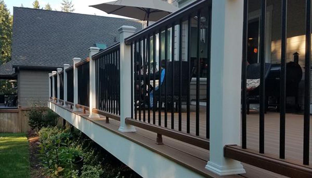 Trex deck with Transcends Rail Gig Harbor