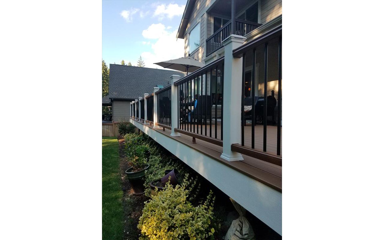 Trex deck with Transcends Rail Gig Harbor