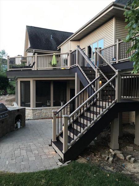 Trex Select Woodland Brown and Rope Swing